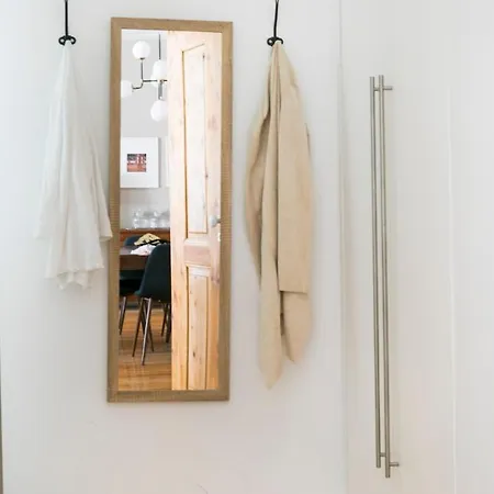 Plum Guide - Criss Cross Apartment *